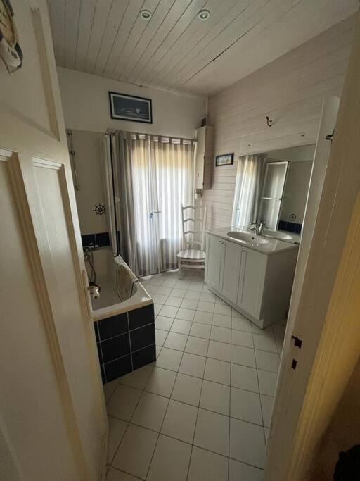 Maison A 100 M De La Plage Et Proche Du Centre Jullouville-les-Pins Eksteriør bilde